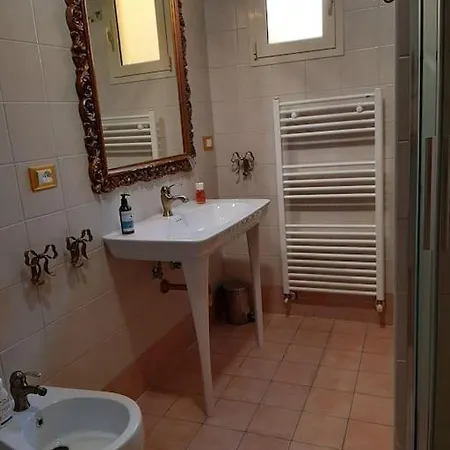 Apartament Charme In Righi Bolonia